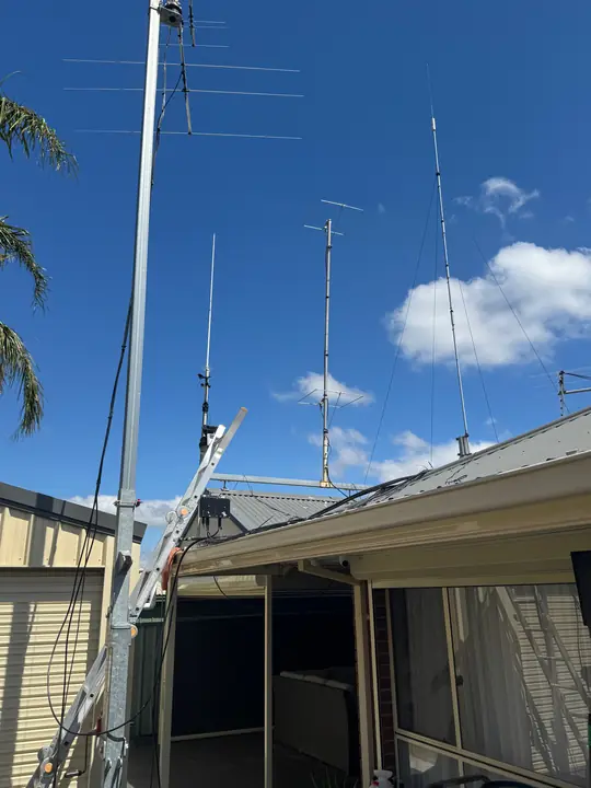 VHF / UHF and microwave masts