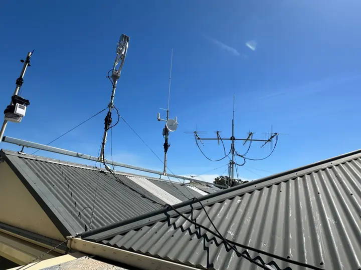 VHF and microwave antennas