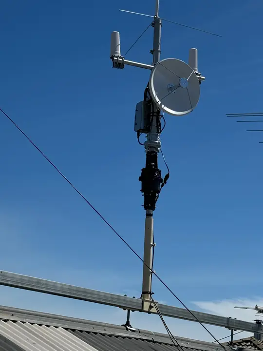 IC-905 dish and RF unit on the mast